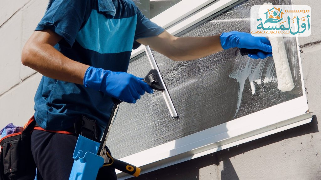 شركة تنظيف واجهات زجاج بالقصيم | مؤسسة أول لمسة